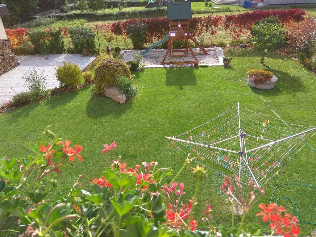 Apartmany Pod Lesem Bohutin  ภายนอก รูปภาพ