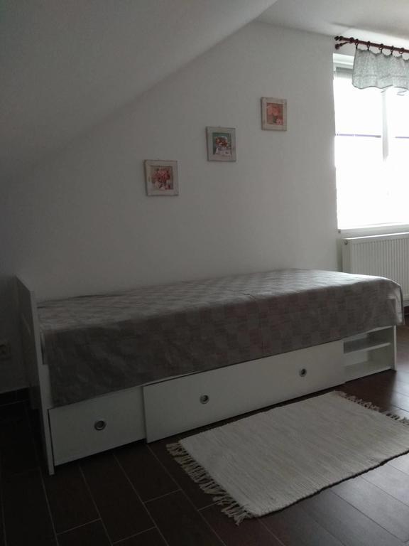 Apartmany Pod Lesem Bohutin  ภายนอก รูปภาพ